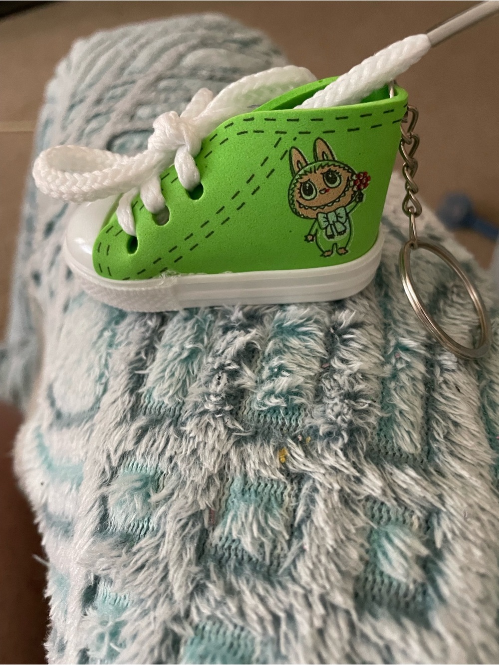 Green  Cartoon Sneaker Keychain with White Laces - Unbranded